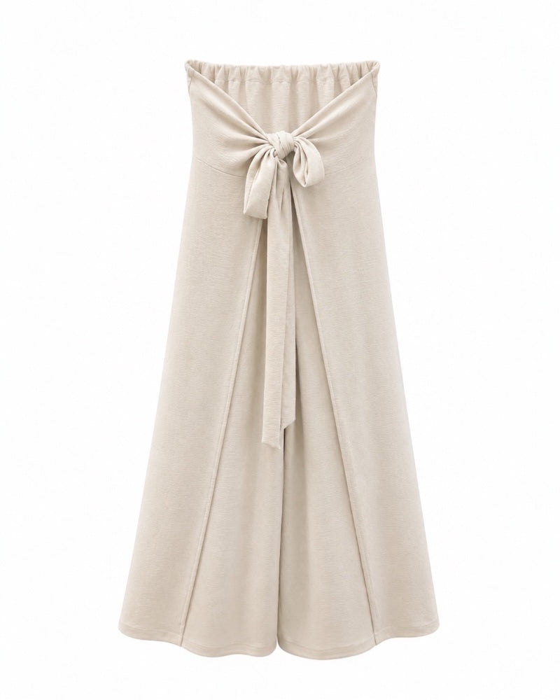 Mono largo beige de estilo elegante y fluido