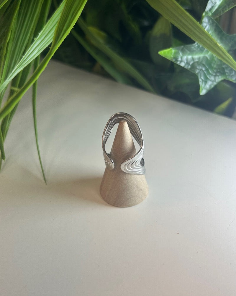 Anillo "Marea" de Doble Banda Ondulada