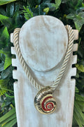 Collar de estilo vintage y náutico